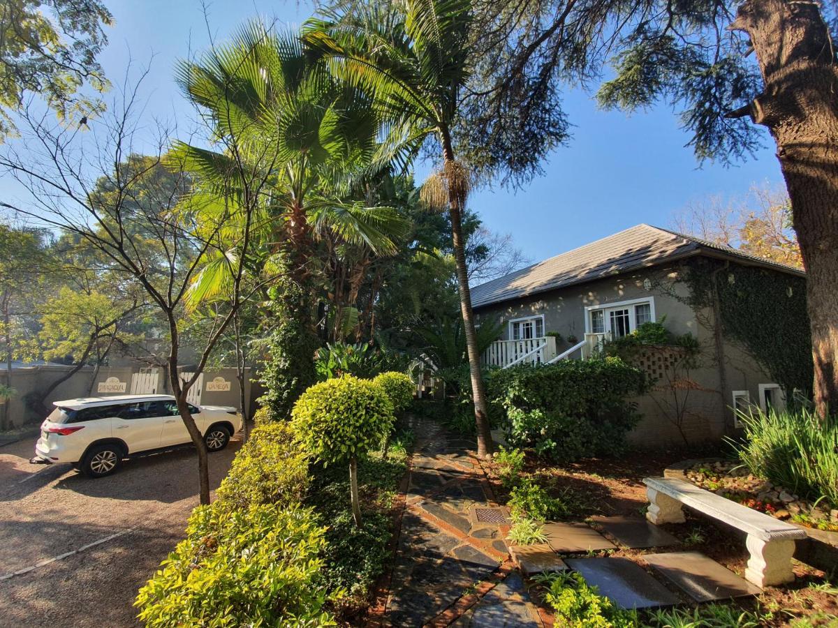 Waterhouse Guest Lodge In Muckleneuk Pretoria Luaran gambar