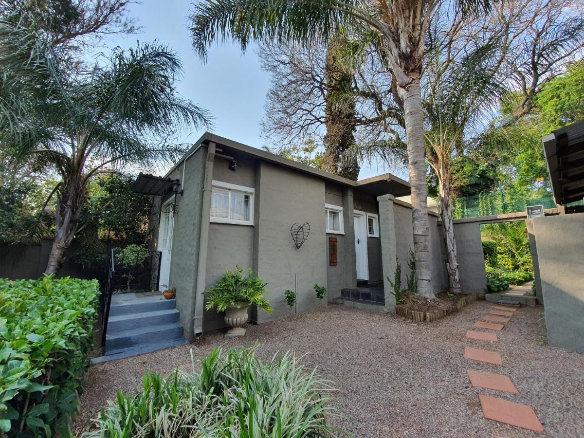 Waterhouse Guest Lodge In Muckleneuk Pretoria Luaran gambar